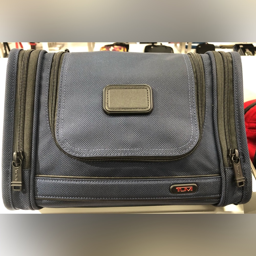 NWT TUMI Hanging Travel Kit Ballistic Nylon Navy